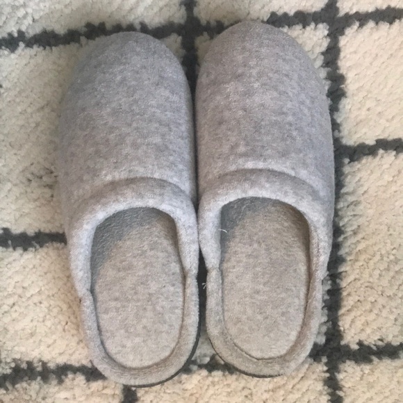isotoner Shoes - Isotoner Slippers isotoner Shoes - Isotoner Slippers
